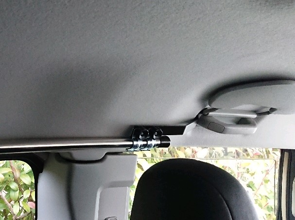 AmazonAuto Spec 車用ハンガーバー インテリアバー マルチグリップバー 83cm~156cm 伸縮自在 衣類ハンガー 車内用引き込み式 収納 ハンガー 車用インテリア バーカーゴバー車＆バイク