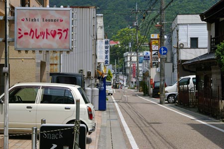 四国で人気の男子旅行はどこ？ピンクコンパニオン宴会も対応！｜スーパーコンパニオン宴会旅行なら宴会ネット