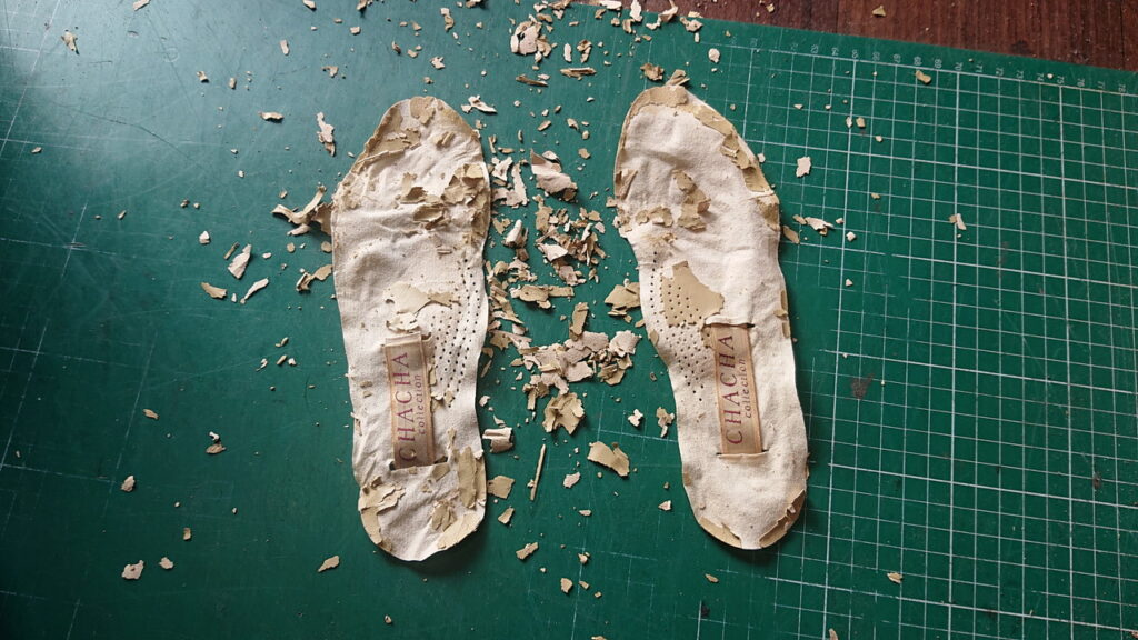 Yahoo!オークション - 靴 スニーカー 汚い 臭い ボロボロ 子供 キッズ