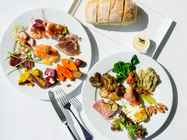 グランド ハイアット 東京のランチビュッフェを編集部がレポート。ローストビーフや切り立て生ハムメロンも - OZmall