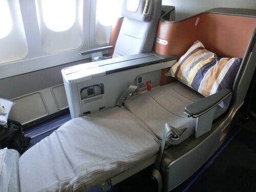 ルフトハンザ、新ビジネスクラスを2020年のボーイング 777-9型機から導入。最長220cmのフルフラットベッドに 全席通路へダイレクトアクセス -トラベル Watch