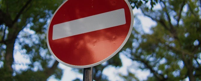 車両進入禁止とは？ 「車両通行止め」との違いを解説！ON THE ROAD