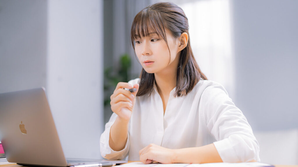 停電後に冷蔵庫は何時間もつ？停電前後の対策や復旧後の対処法も解説