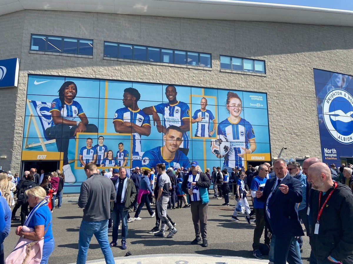 スタジアム グッズ解禁🏟️4 21 月20:00より通販開始🛒 また専用アプリを使用した 「会場受取サービス」を実施いたします。詳細は特設サイトをご確認ください。 ______Stadium Live Merchandise 🏟️Online sales startfrom 8:00PM on April 21thJST