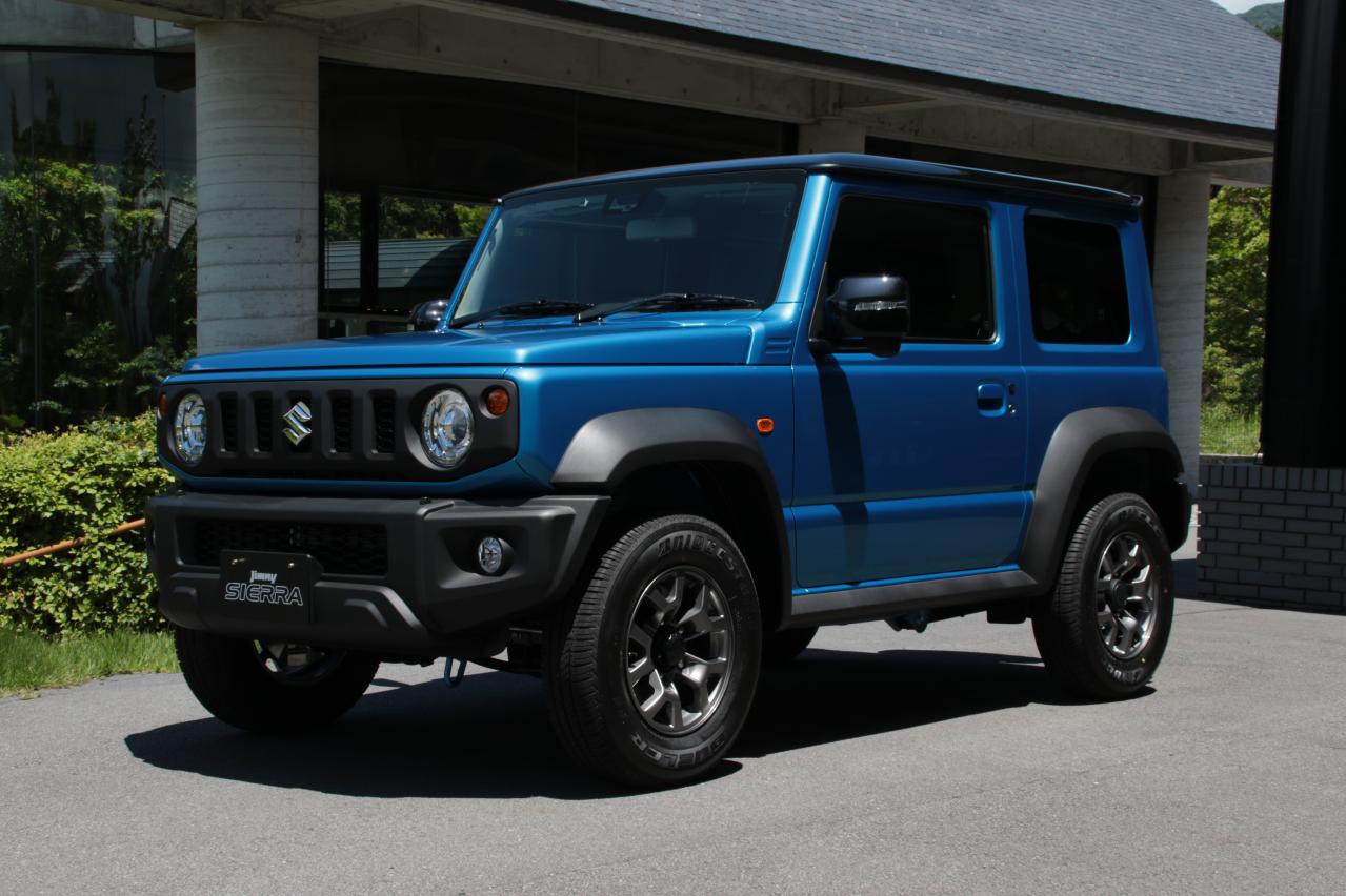 ジムニー5ドア「ジムニーノマド」が登場！ 価格は265.1万円～！ サイズや後席、荷室、燃費などを解説 話題を先取り 新型車解説2025 MOTA