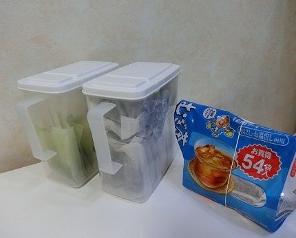 100均収納 100均・ダイソーの商品を使って、使いやすいオススメの収納を紹介します。ゴミガード、ロックポット、耐震マット 洗面収納 掃除 泡楽掃除バブルーン