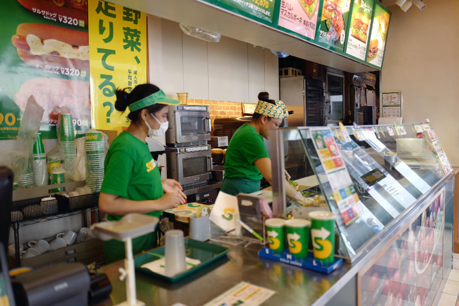 昔のガソリンスタンドの看板
