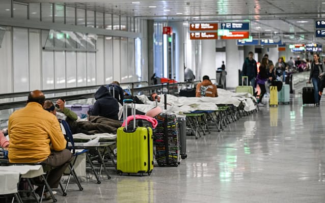 選手村でテロ、11人犠牲に 1972年ミュンヘン五輪 - 日本経済新聞