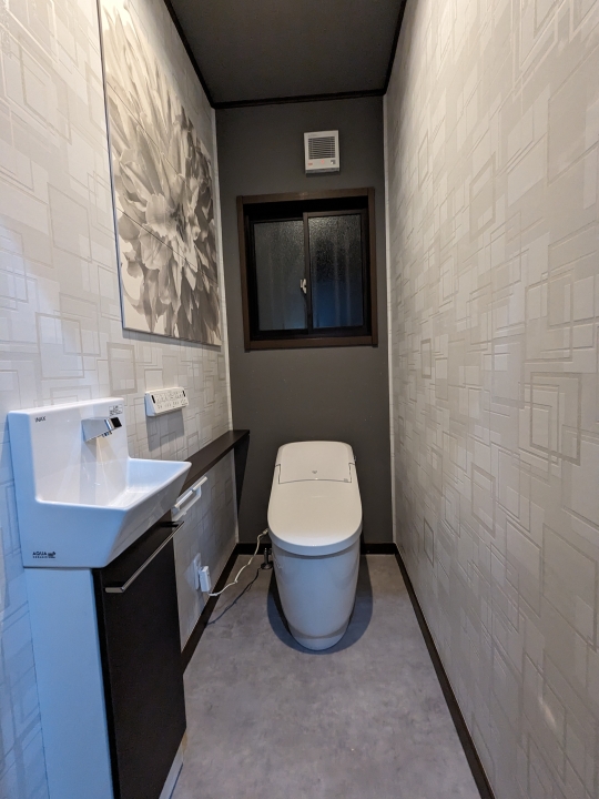 名古屋トイレリフォーム工事費込48,800円リモデルプラス 創業45年専門工事店の安心工事名古屋 ・給湯器・エコキュート工事がお値打ちのリモデルプラス