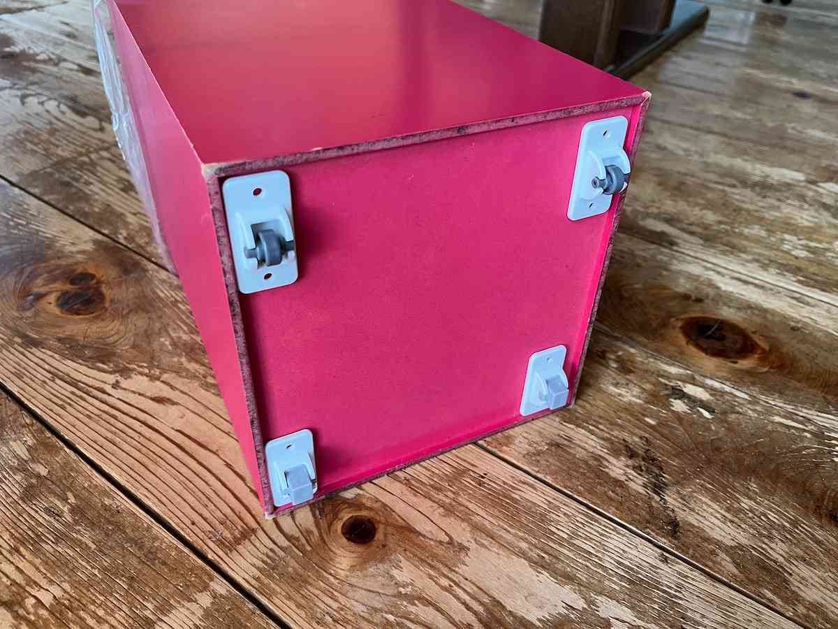 ごみ箱や収納ボックスが変身！ ダイソー 「ピタッ！とキャスター」で取り出しやすさUP♪ - レタスクラブ