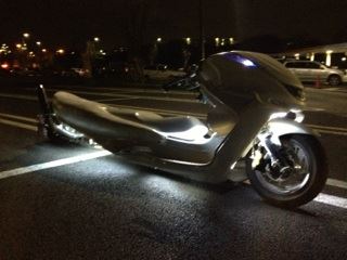 流行りの改造ビッグスクータ