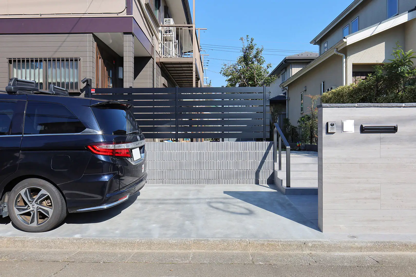 デッドスペースを有効活用した駐車場埼玉県深谷でエクステリアリフォームならEGSY イグシー へ