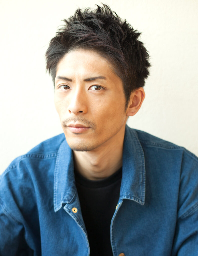 40代50代ビジネスマン向けグレイヘアツーブロックアップバングヘアスタイル人形町、水天宮前の理容室、床屋 HAIR&GROOMINGYOSHIZAWA Inc ヨシザワインク