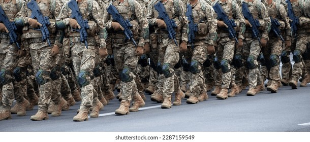 極右「アゾフ大隊」、ウクライナの抵抗で存在感 ネオナチの過去がロシアの攻撃材料に 1 4- CNN.co.jp