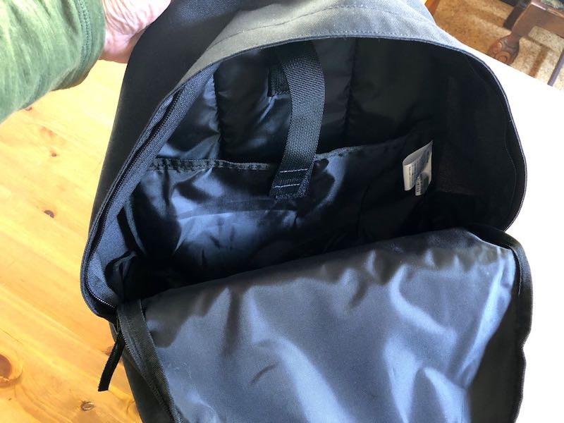 無印 コスパ抜群「肩の負担を軽くする 撥水 リュックサック」が便利ベビーカレンダ