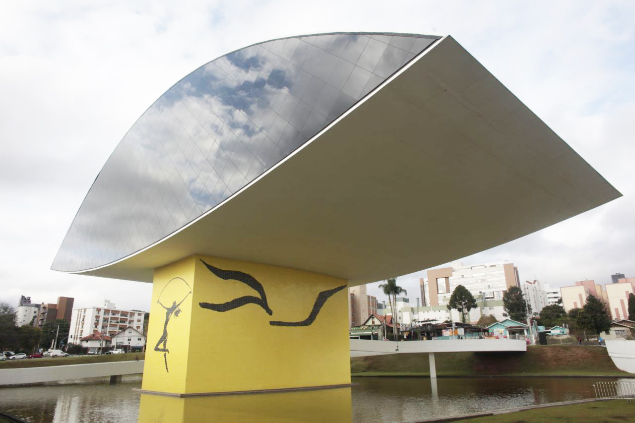 ブラジリア, ブラジル - 2015 年 6 月 7 日: イタマラチ宮、対外関係省の本部。建物は有名な建築家、オスカー ・ニーマイヤーによって設計され、1970 年に発足します。の写真素材・画像素材 Image 89898888