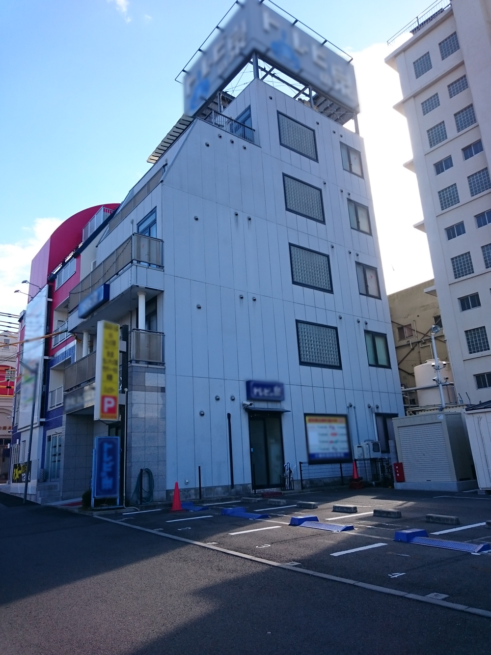 秋葉原（不倫クラブ）全フロアがほぼ風俗店のビル。 – 古今東西舎