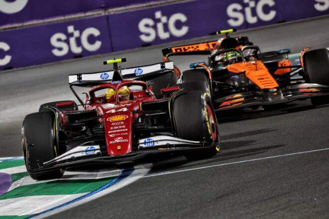 フェルスタッペン、レッドブル移籍の噂を否定「結果は不満だけど、チームには満足。一緒に改善していきたい」