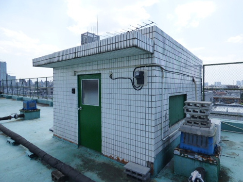 新町レトロビルの屋上に住む、5.8万円。公式 渋井不動産