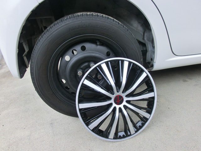 ジムニーのホイール選びで迷ったら鉄チン風が大定番ジムニーカスタマイズ