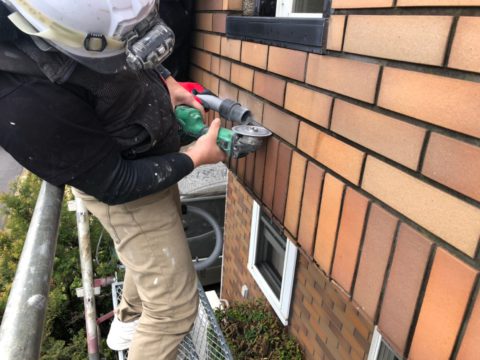 外壁に発生したクラックの補修方法と費用・必要性を徹底解説岐阜市の外壁塗装や屋根塗装、防水工事は街の外壁塗装やさん岐阜店