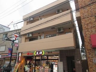 三軒茶屋CHARISのキャスト求人情報！ラウンジの店舗情報はラウンジドットコムを読めばわかる！