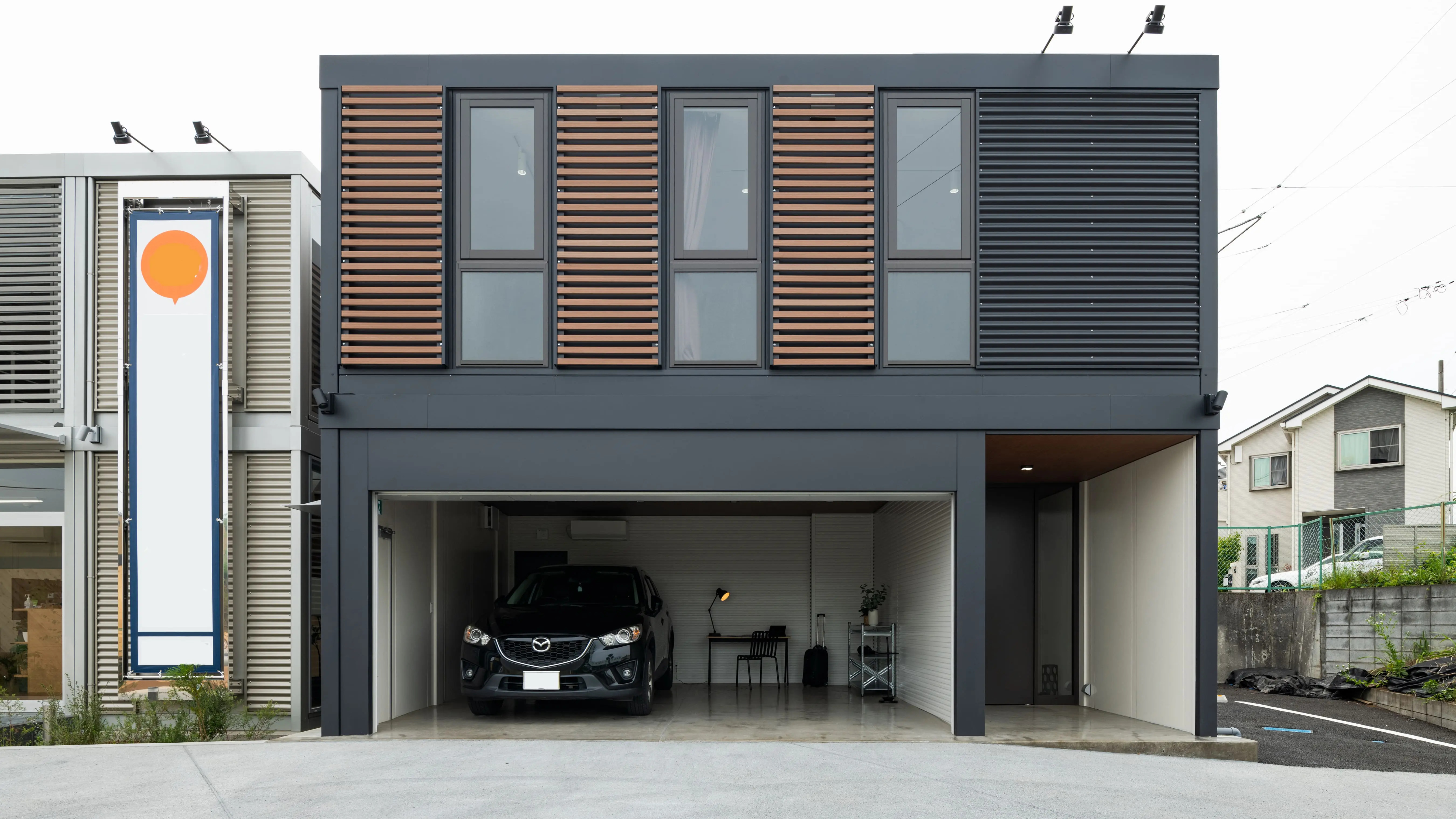 プレハブ倉庫とは？メリット・デメリット、建築費用の目安を徹底解説！ - HCW 木造倉庫 先進技術と低コストで大空間を提供