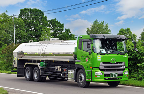 ミルクタンクローリー: HERO's CAFE TIME