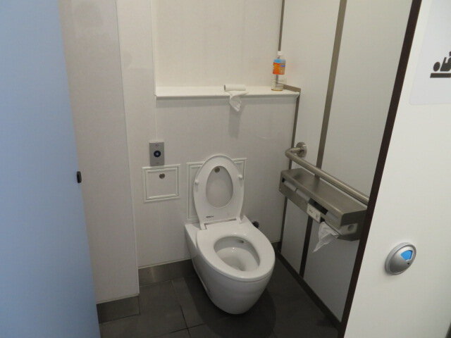 新宿でトイレに困ったらココ！新宿トイレ一覧