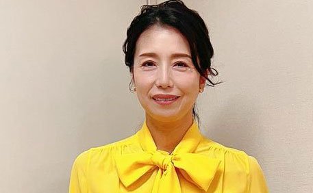 高橋ひとみ：日本にわずか65台！ “激レア”愛車と2ショット「カッコいい」「似合いすぎ」の声 -