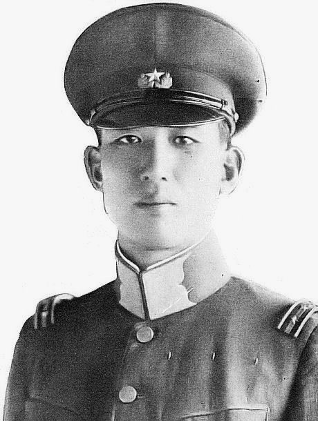 軍服の描き方 カッコいい軍服でイラストの攻撃力を上げよう！イラスト・マンガ描き方ナビ