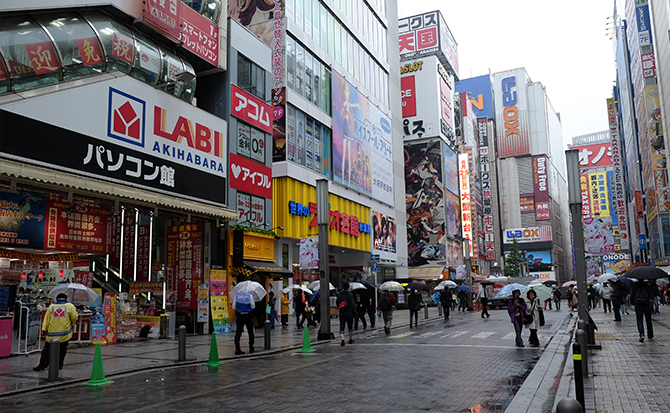 秋葉原のシンボル「肉ビル」、３月末の閉店前に長蛇の列 肉の万世秋葉原本店 - 産経ニュース