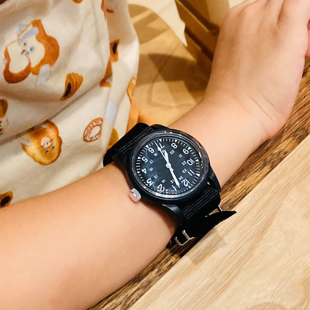 腕時計 Daiso ダイソー の腕時計「デジタルウォッチ ブループラネットD ミニ 」をレビュー！アナログさが