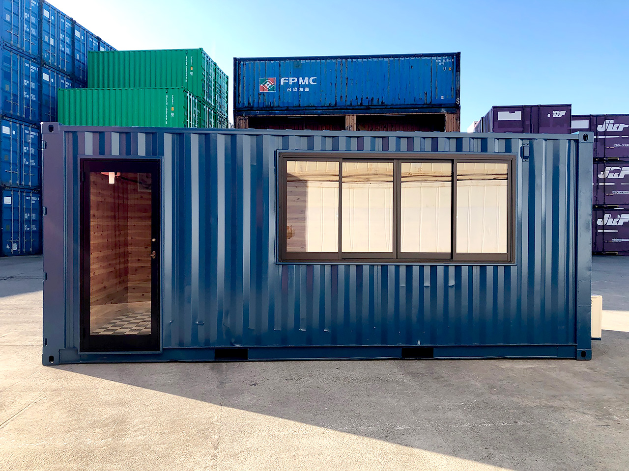 庭に置けるおしゃれなコンテナ倉庫！スーパーハウスなど人気の物置のおすすめランキング野に行く