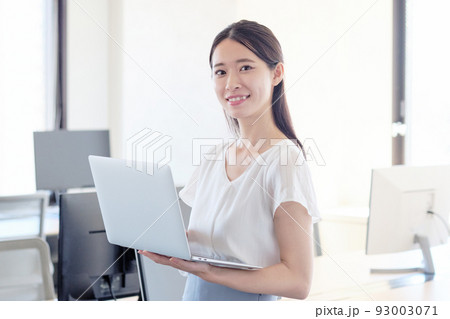 女性起業家・戸田さと美 シングルマザーが起業の道を選んだ理由自分らしく輝く女性のためのライフスタイルメディアlumily ルミリー