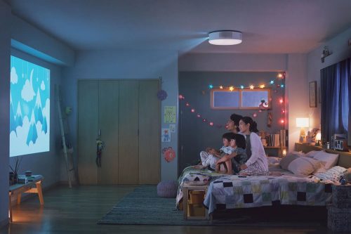 ★プロジェクター 小型 スマホ 家庭用 天井 Bluetooth 5.3 270°回転 Youtube内蔵 2.4GHz WIFi 一人暮らしホームプロジェクター 自動台形補正 1080P 4K対応 短距離投影 HiFiスピーカー内蔵 ホームシアター コンパクト 日本語説明書Seven