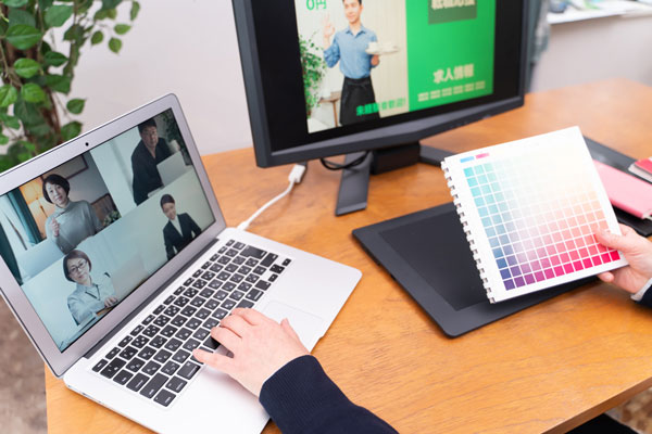 イラストレーターの業種・地域・年齢別の年収フリーランスの単価相場も紹介 - FLEXY フレキシー