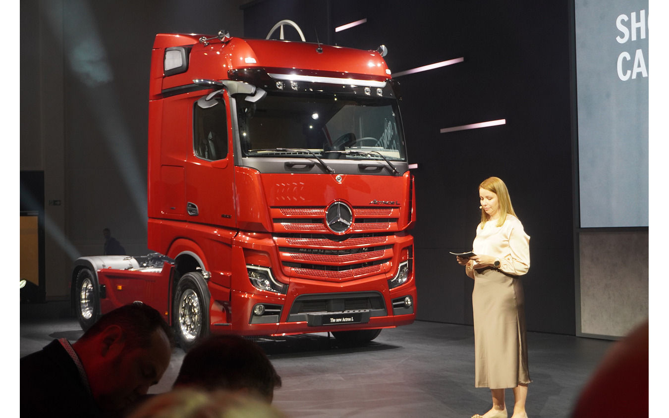 ダイムラー、航続1000キロ電動トラック23年試用LOGISTICS TODAY