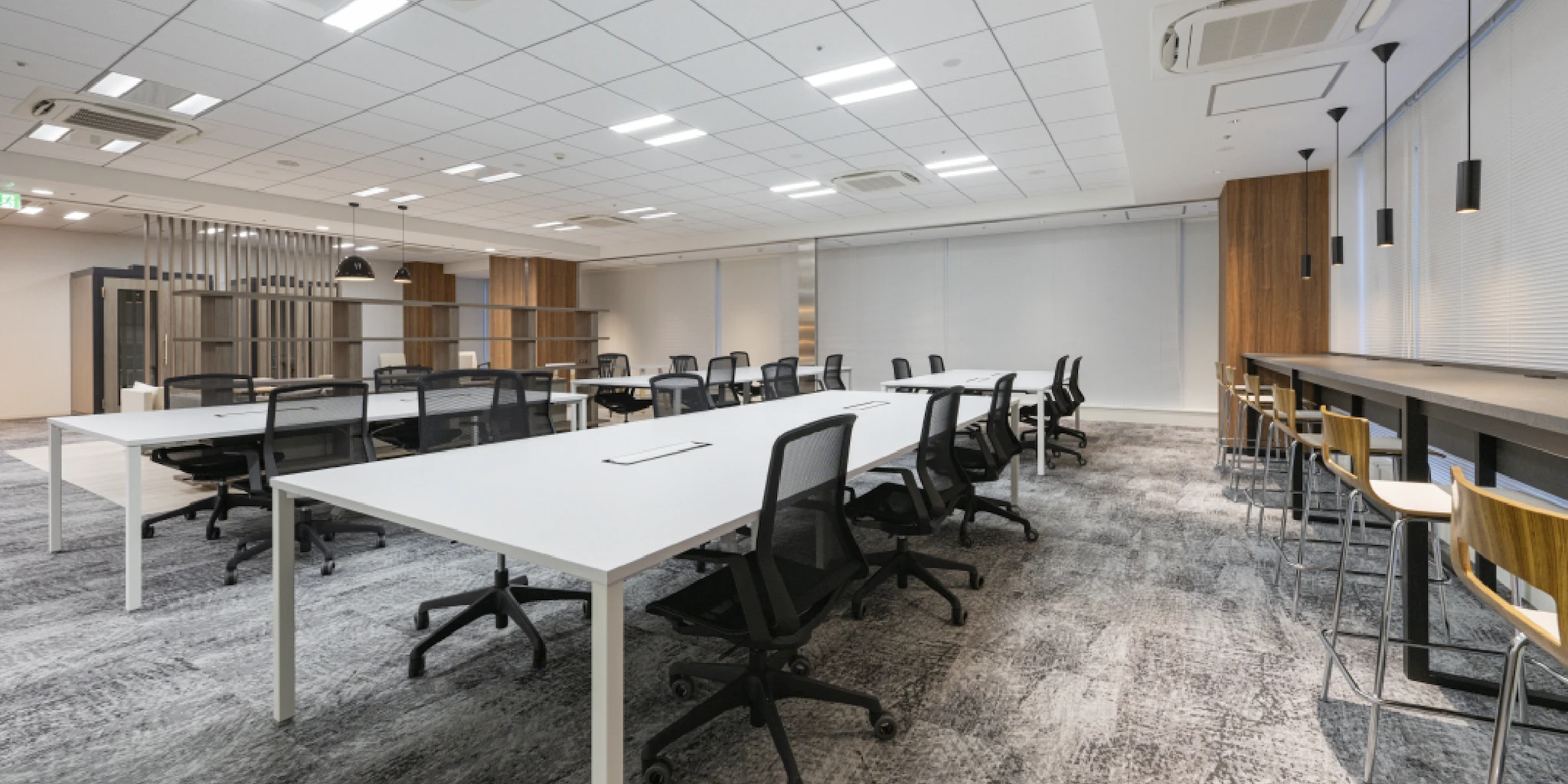 オフィスフロアにカフェスペースを開設施工事例SFA Japan