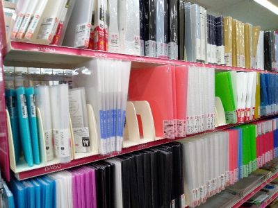 100均 ダイソーの賞状入れファイル。ひとまず「A4クリアブック」でOK！ - よかろぐ