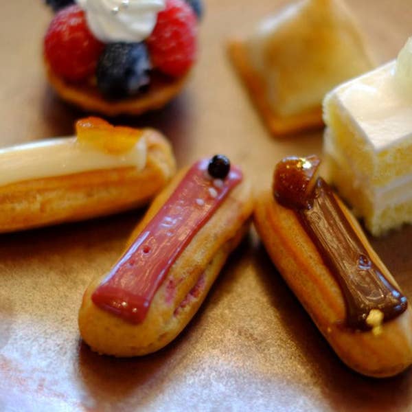 アンダーズ 東京の“苺”アフタヌーンティー、花見＆絶景を臨む“桜”のプランも - ファッションプレス