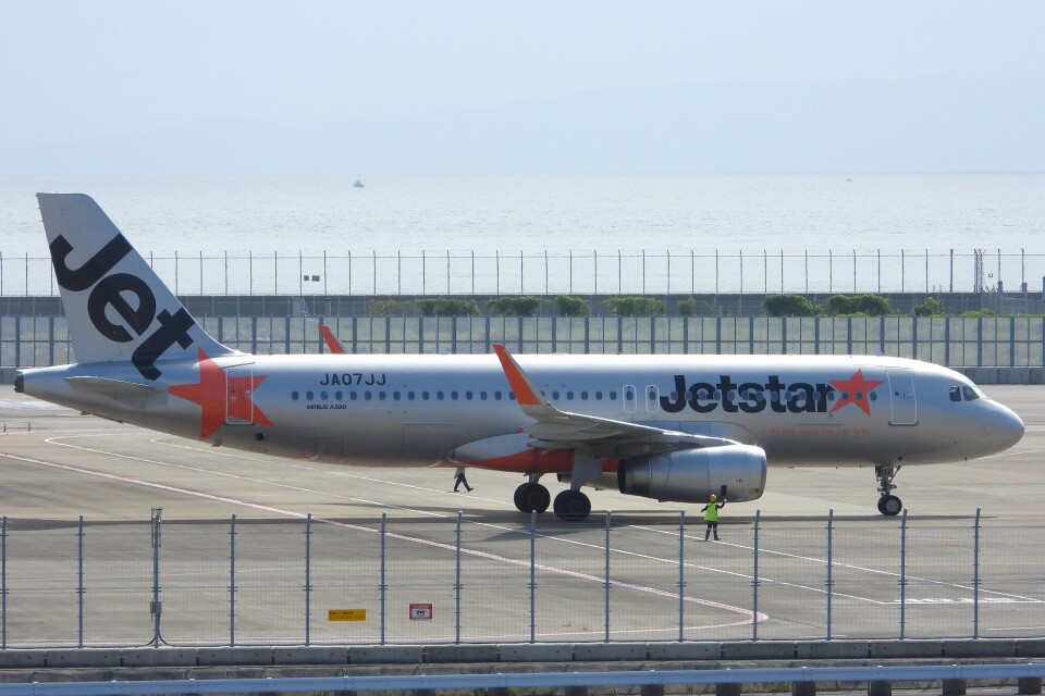 エントリーで最大全額ポイント還元10 5迄フィラディス ワインセラー フォルスタージャパン ブラック FJP-321GS BK133本右開き無料基本設置料フォルスタージャパンの最小モデル「FJP-57GS」に落ち着いた雰囲気が漂う、上質なブラウンカラーが登場 – 株式