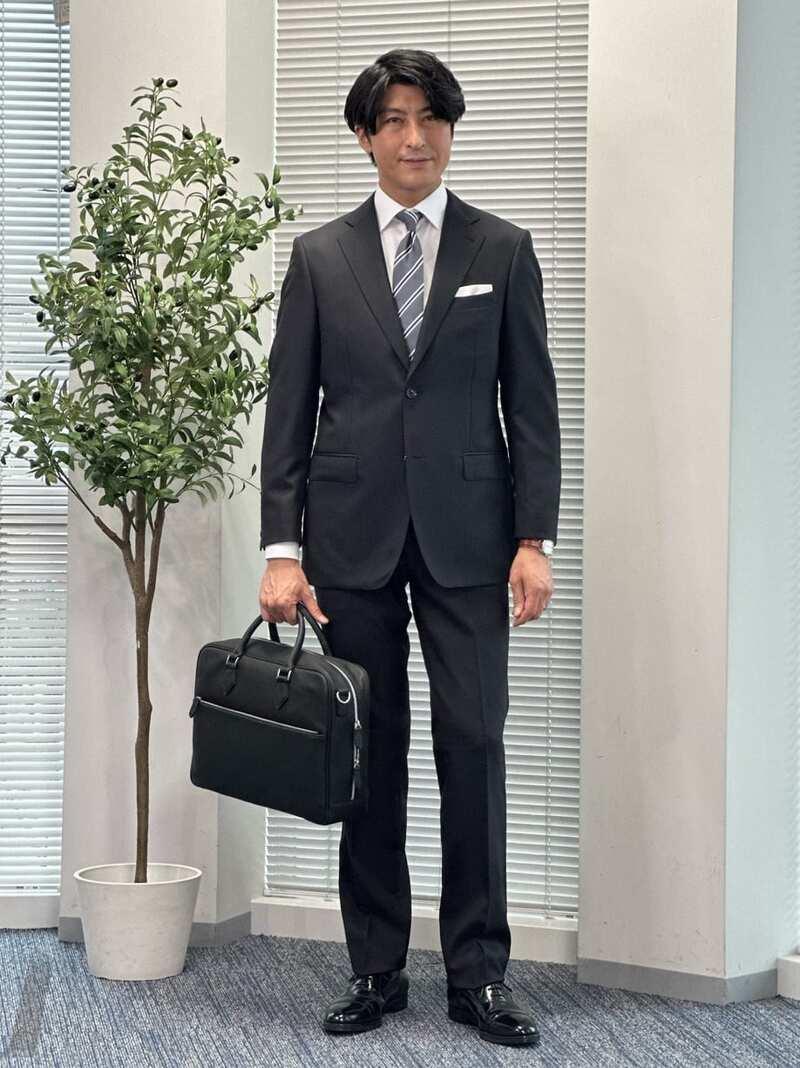 社員証の写真を撮影するときにおすすめの服装を男女別に解説！スタジオインディプロフィール写真