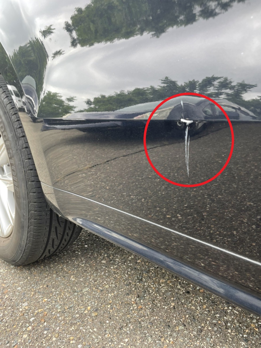 愛車に白い線傷が！線傷ができる原因と修理代の目安Moonshot