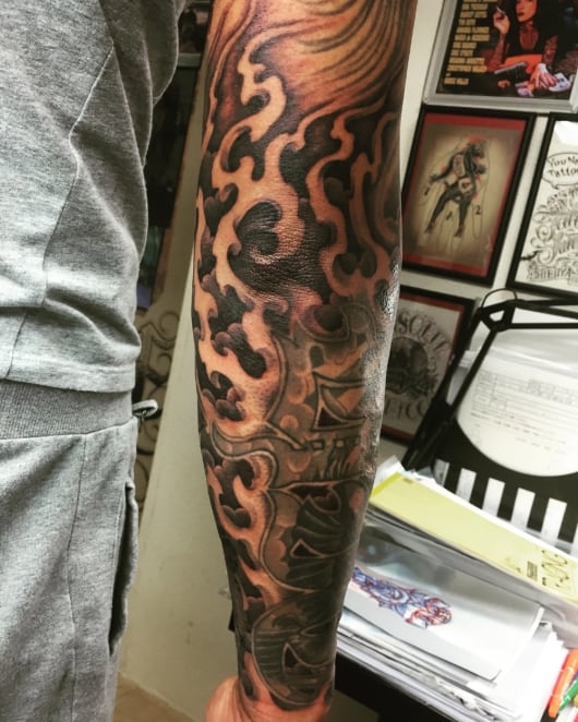 バラと冠、蝶、月のタトゥー札幌のタトゥースタジオ MOUNTAIN HIGH TATTOO WORKS作品集