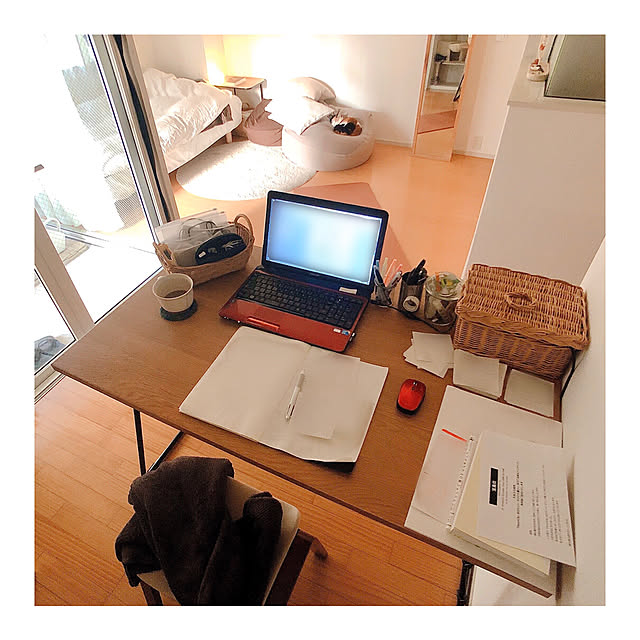 在宅ワーク・テレワークの部屋づくり、捗るレイアウトのポイントは?コラムITOKI 個人のお客さま向けサイト