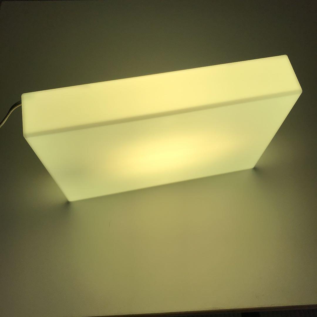 深澤直人氏デザイン A4ライト