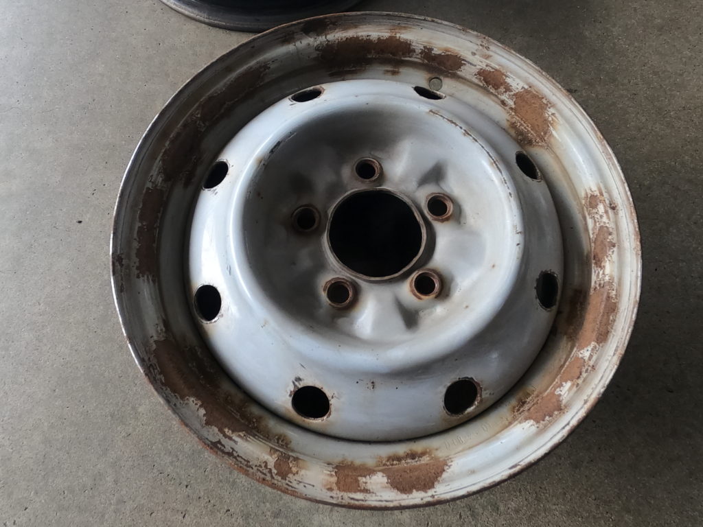 スチールホイール 鉄チン を塗装しよう！ラバースプレーで簡単DIY！CARTUNEマガジン