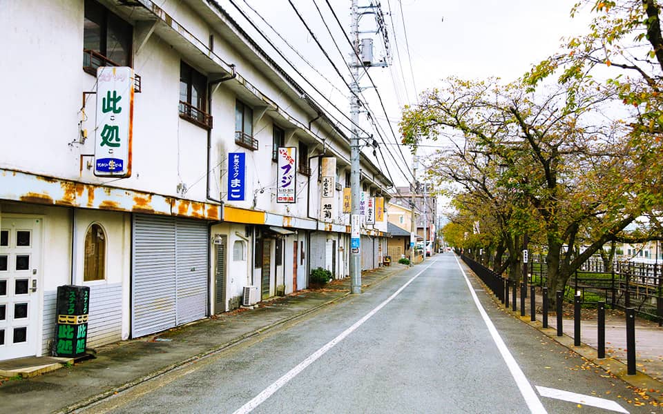 ピンクコンパニオンと裏風俗ちょんの間など山梨県石和温泉の楽しい夜遊び