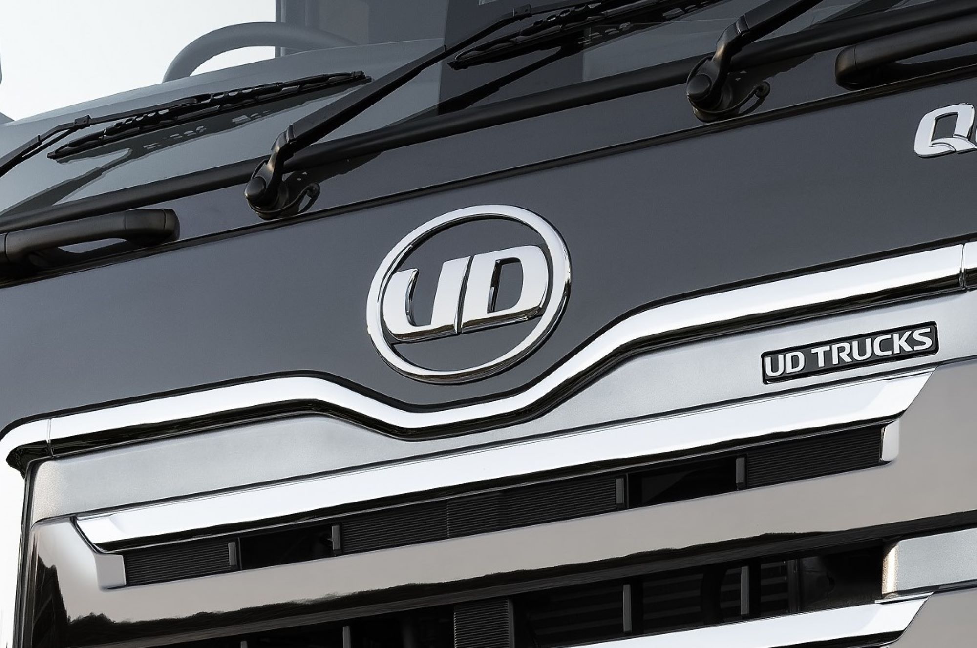 日産のエンブレムの由来ってなに？CARTUNEマガジン